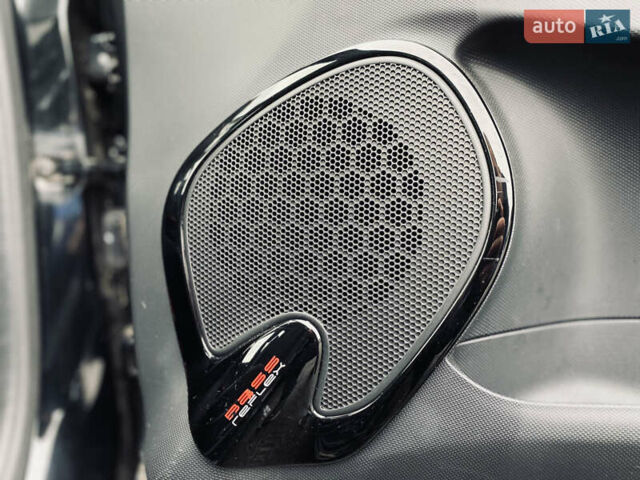 Черный Рено Клио, объемом двигателя 0.9 л и пробегом 139 тыс. км за 8500 $, фото 25 на Automoto.ua