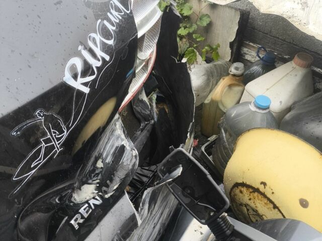 Черный Рено Клио, объемом двигателя 1.5 л и пробегом 340 тыс. км за 1750 $, фото 1 на Automoto.ua