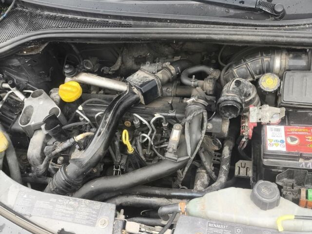 Черный Рено Клио, объемом двигателя 1.5 л и пробегом 340 тыс. км за 1750 $, фото 10 на Automoto.ua