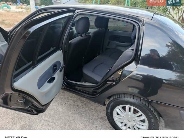 Черный Рено Клио, объемом двигателя 1.39 л и пробегом 104 тыс. км за 4500 $, фото 8 на Automoto.ua