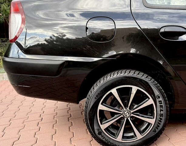 Черный Рено Клио, объемом двигателя 1.4 л и пробегом 210 тыс. км за 3999 $, фото 35 на Automoto.ua