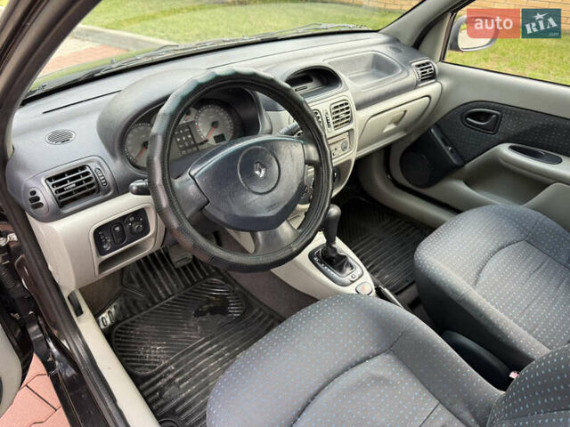 Черный Рено Клио, объемом двигателя 1.4 л и пробегом 210 тыс. км за 3999 $, фото 37 на Automoto.ua