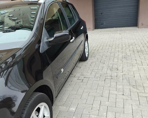 Черный Рено Клио, объемом двигателя 1.1 л и пробегом 222 тыс. км за 4699 $, фото 8 на Automoto.ua