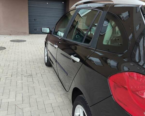 Черный Рено Клио, объемом двигателя 1.1 л и пробегом 222 тыс. км за 4699 $, фото 10 на Automoto.ua