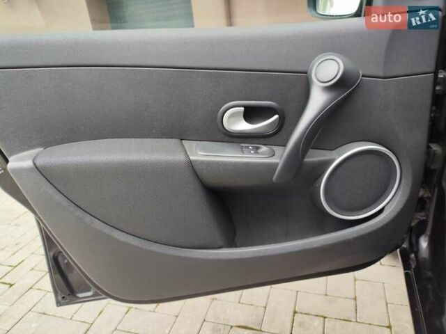 Черный Рено Клио, объемом двигателя 1.1 л и пробегом 222 тыс. км за 4699 $, фото 15 на Automoto.ua