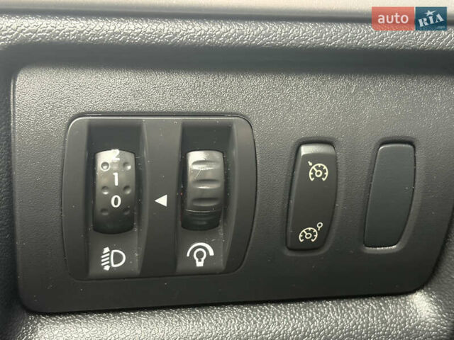 Чорний Рено Кліо, об'ємом двигуна 1.6 л та пробігом 191 тис. км за 5390 $, фото 23 на Automoto.ua