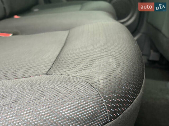 Чорний Рено Кліо, об'ємом двигуна 1.6 л та пробігом 191 тис. км за 5390 $, фото 16 на Automoto.ua