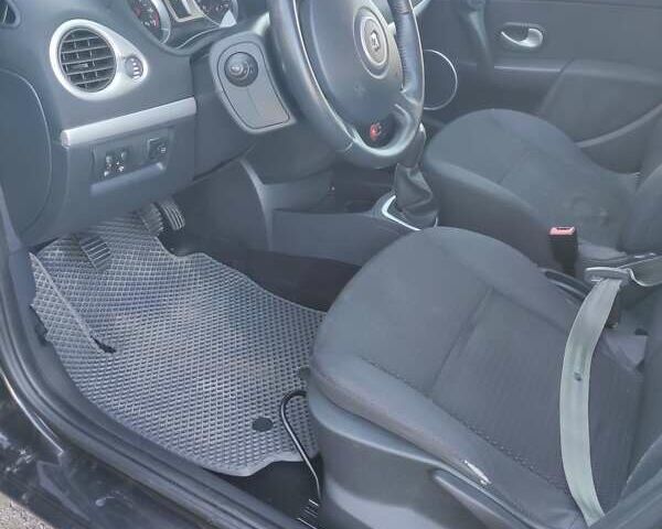 Черный Рено Клио, объемом двигателя 1.1 л и пробегом 220 тыс. км за 5000 $, фото 4 на Automoto.ua