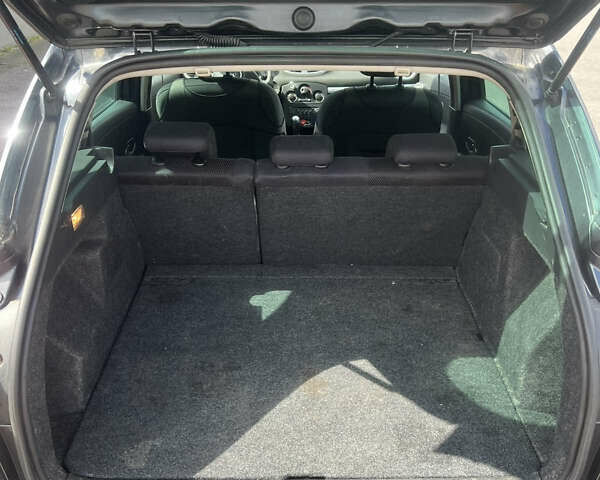 Черный Рено Клио, объемом двигателя 1.2 л и пробегом 189 тыс. км за 4200 $, фото 9 на Automoto.ua