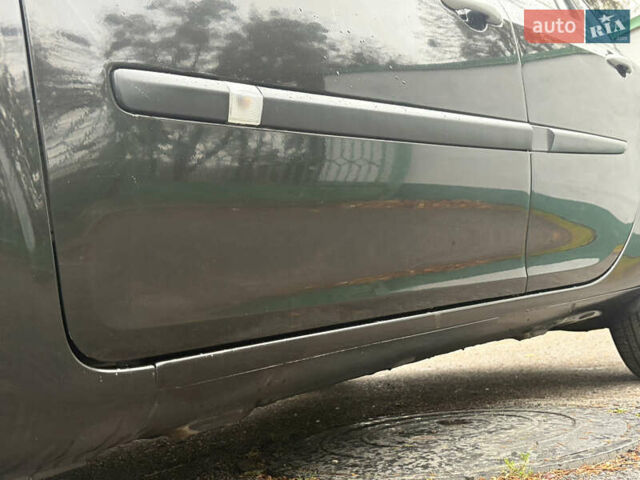 Чорний Рено Кліо, об'ємом двигуна 1.6 л та пробігом 191 тис. км за 5390 $, фото 29 на Automoto.ua