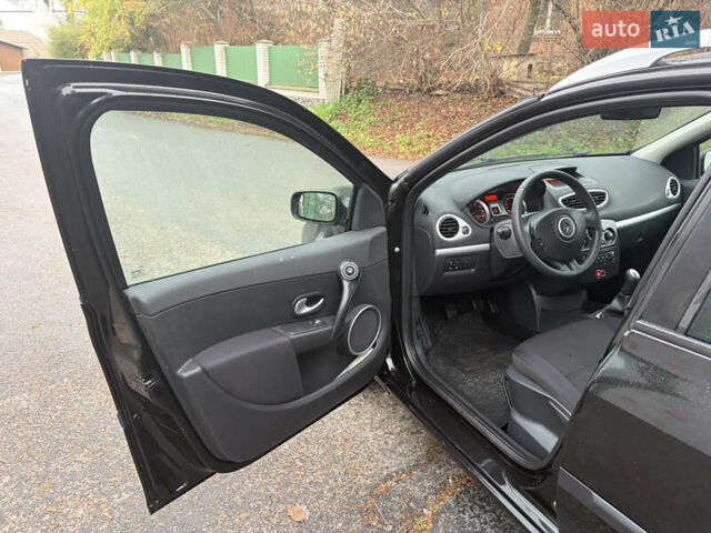 Чорний Рено Кліо, об'ємом двигуна 1.6 л та пробігом 191 тис. км за 5390 $, фото 20 на Automoto.ua