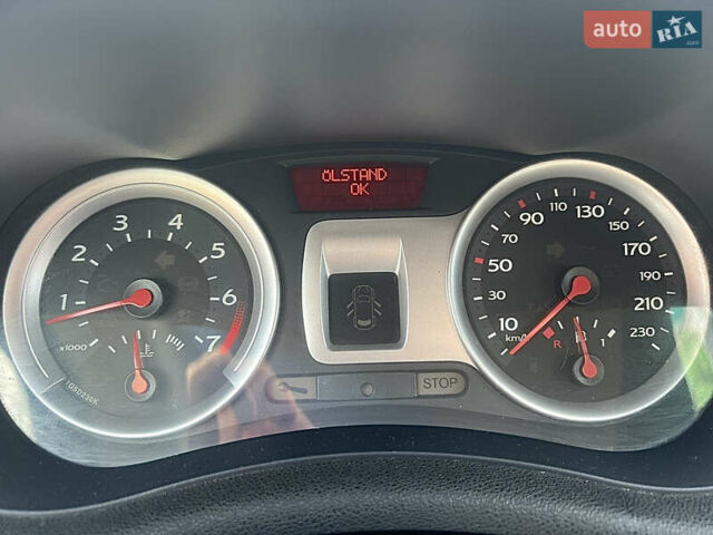 Черный Рено Клио, объемом двигателя 1.2 л и пробегом 189 тыс. км за 4200 $, фото 3 на Automoto.ua