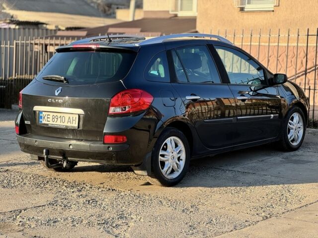 Черный Рено Клио, объемом двигателя 1.6 л и пробегом 197 тыс. км за 5600 $, фото 5 на Automoto.ua