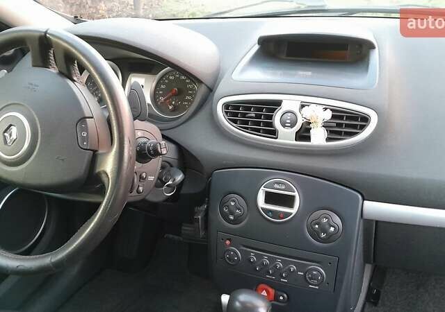 Чорний Рено Кліо, об'ємом двигуна 1.6 л та пробігом 218 тис. км за 5900 $, фото 5 на Automoto.ua