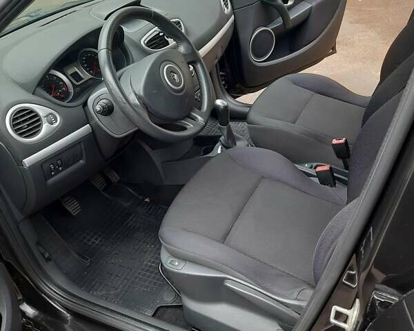 Рено Клио 2008 в Одессе на Automoto.ua Черный Рено Клио, объемом двигателя 1.1 л и пробегом 115 тыс. км за 5600 $, фото 5 на Automoto.ua