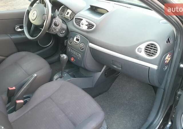 Чорний Рено Кліо, об'ємом двигуна 1.6 л та пробігом 218 тис. км за 5900 $, фото 4 на Automoto.ua