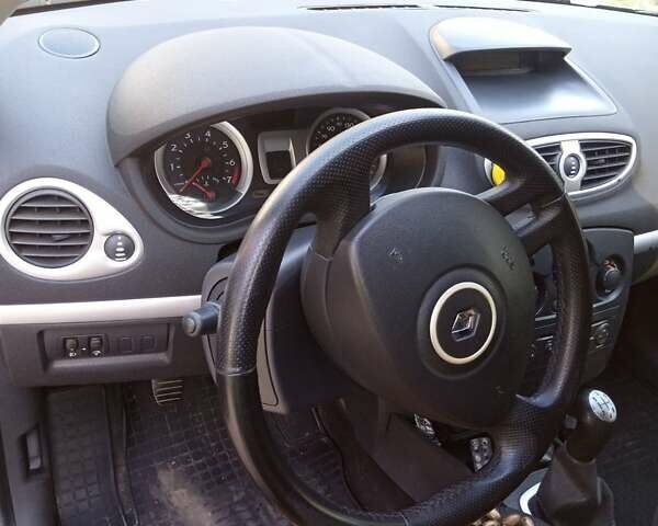 Черный Рено Клио, объемом двигателя 1.15 л и пробегом 210 тыс. км за 3000 $, фото 7 на Automoto.ua