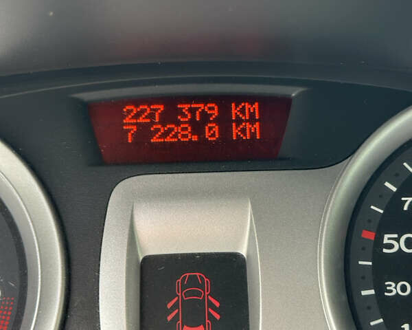 Черный Рено Клио, объемом двигателя 1.6 л и пробегом 227 тыс. км за 5100 $, фото 14 на Automoto.ua