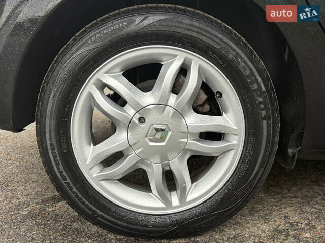 Чорний Рено Кліо, об'ємом двигуна 1.6 л та пробігом 191 тис. км за 5390 $, фото 27 на Automoto.ua