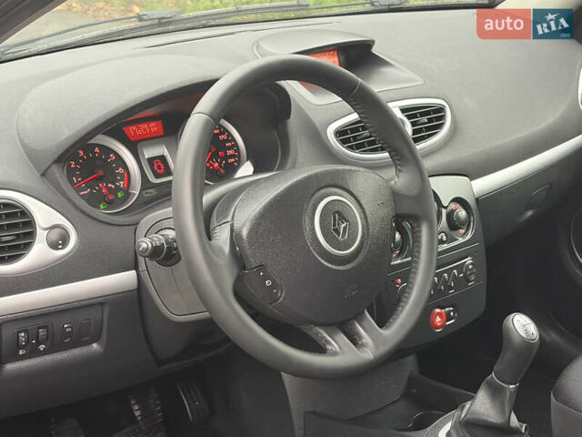 Чорний Рено Кліо, об'ємом двигуна 1.6 л та пробігом 191 тис. км за 5390 $, фото 3 на Automoto.ua