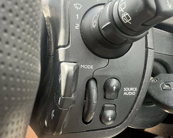 Черный Рено Клио, объемом двигателя 1.2 л и пробегом 189 тыс. км за 4200 $, фото 4 на Automoto.ua