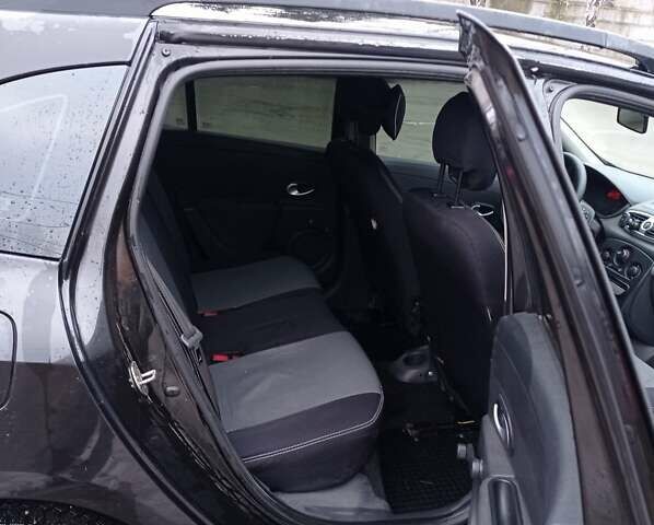 Чорний Рено Кліо, об'ємом двигуна 1.5 л та пробігом 250 тис. км за 6000 $, фото 5 на Automoto.ua