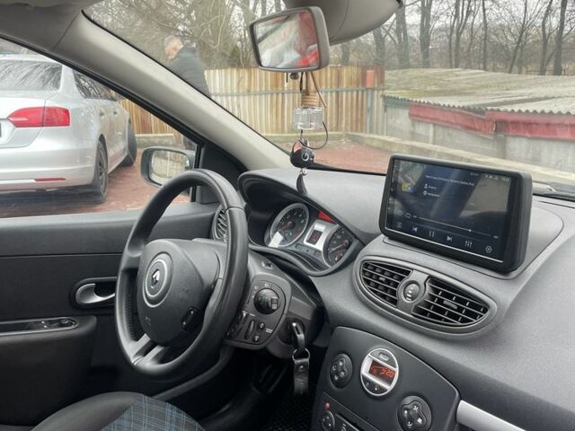 Черный Рено Клио, объемом двигателя 1.1 л и пробегом 1 тыс. км за 5350 $, фото 4 на Automoto.ua