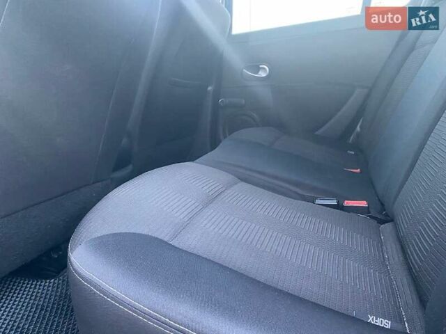 Черный Рено Клио, объемом двигателя 1.15 л и пробегом 225 тыс. км за 5300 $, фото 9 на Automoto.ua