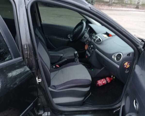 Чорний Рено Кліо, об'ємом двигуна 1.5 л та пробігом 250 тис. км за 6000 $, фото 4 на Automoto.ua