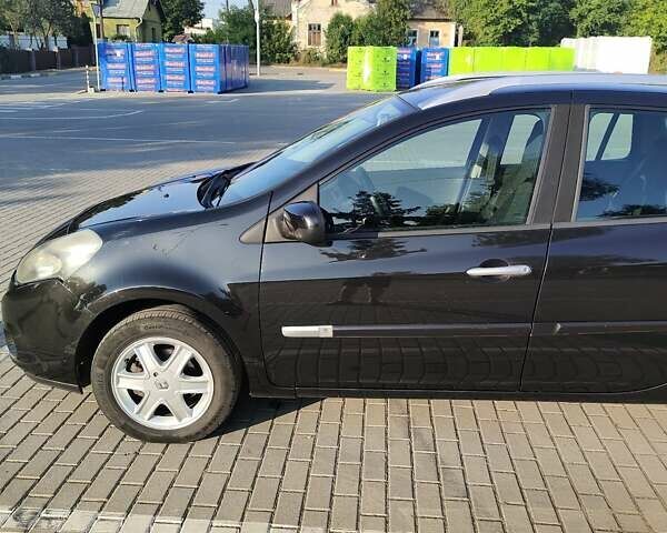 Черный Рено Клио, объемом двигателя 1.6 л и пробегом 170 тыс. км за 6300 $, фото 2 на Automoto.ua