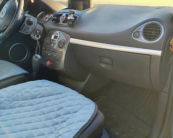 Черный Рено Клио, объемом двигателя 1.6 л и пробегом 234 тыс. км за 5800 $, фото 9 на Automoto.ua