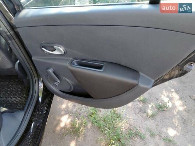 Черный Рено Клио, объемом двигателя 1.2 л и пробегом 208 тыс. км за 5000 $, фото 9 на Automoto.ua