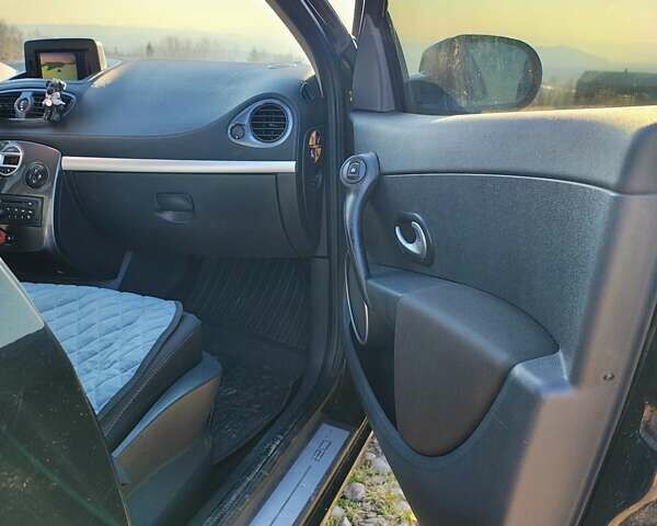 Черный Рено Клио, объемом двигателя 1.6 л и пробегом 234 тыс. км за 5800 $, фото 8 на Automoto.ua