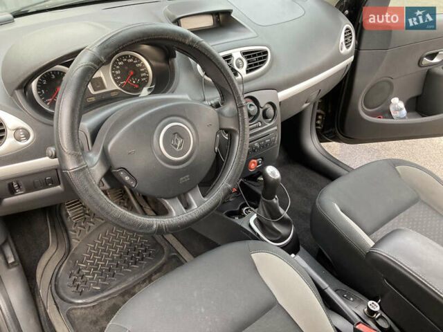 Рено Клио 2011 в Киеве на Automoto.ua Черный Рено Клио, объемом двигателя 1.5 л и пробегом 217 тыс. км за 5800 $, фото 13 на Automoto.ua