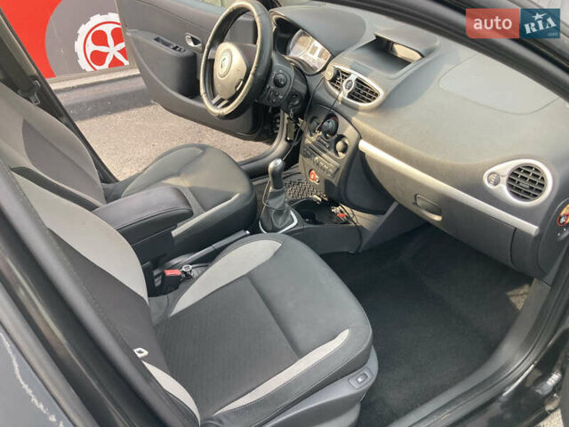 Рено Клио 2011 в Киеве на Automoto.ua Черный Рено Клио, объемом двигателя 1.5 л и пробегом 217 тыс. км за 5800 $, фото 8 на Automoto.ua