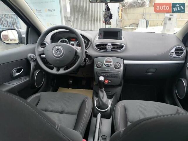 Чорний Рено Кліо, об'ємом двигуна 1.2 л та пробігом 220 тис. км за 5600 $, фото 31 на Automoto.ua