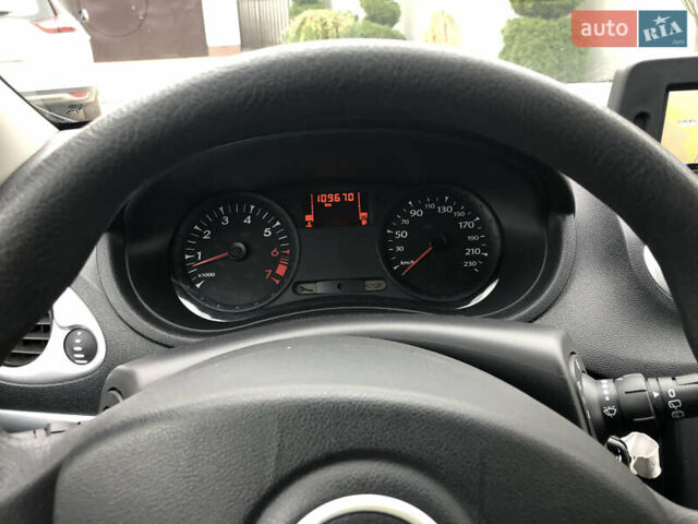 Черный Рено Клио, объемом двигателя 1.2 л и пробегом 109 тыс. км за 5800 $, фото 31 на Automoto.ua