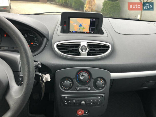 Черный Рено Клио, объемом двигателя 1.2 л и пробегом 109 тыс. км за 5800 $, фото 29 на Automoto.ua