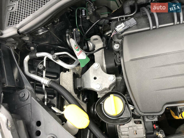 Черный Рено Клио, объемом двигателя 1.2 л и пробегом 109 тыс. км за 5800 $, фото 35 на Automoto.ua