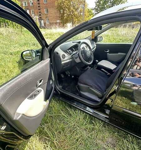 Черный Рено Клио, объемом двигателя 1.5 л и пробегом 205 тыс. км за 5800 $, фото 2 на Automoto.ua
