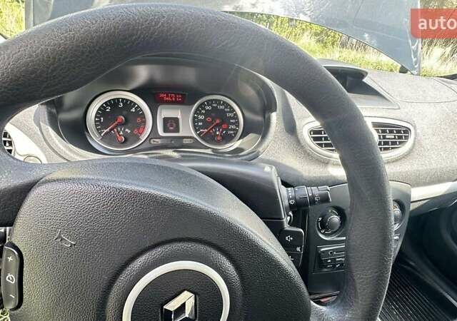 Чорний Рено Кліо, об'ємом двигуна 1.5 л та пробігом 205 тис. км за 5200 $, фото 8 на Automoto.ua
