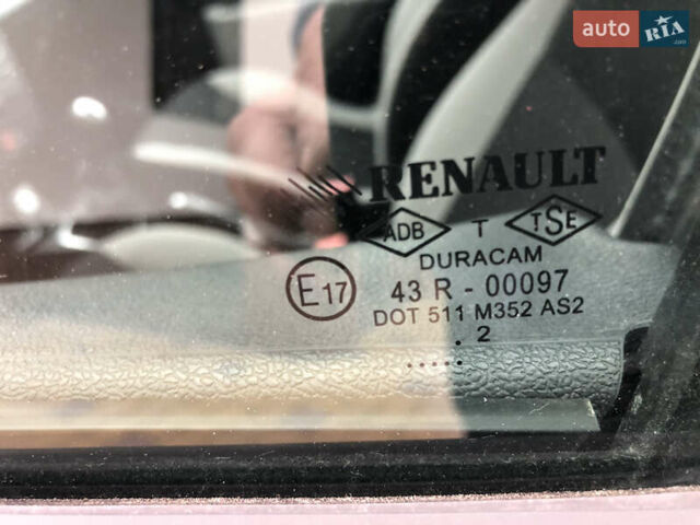 Черный Рено Клио, объемом двигателя 1.2 л и пробегом 109 тыс. км за 5800 $, фото 20 на Automoto.ua