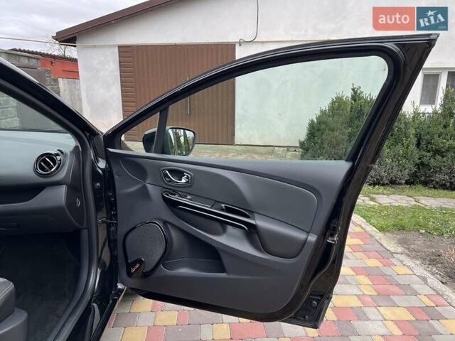Чорний Рено Кліо, об'ємом двигуна 1.2 л та пробігом 217 тис. км за 8800 $, фото 22 на Automoto.ua