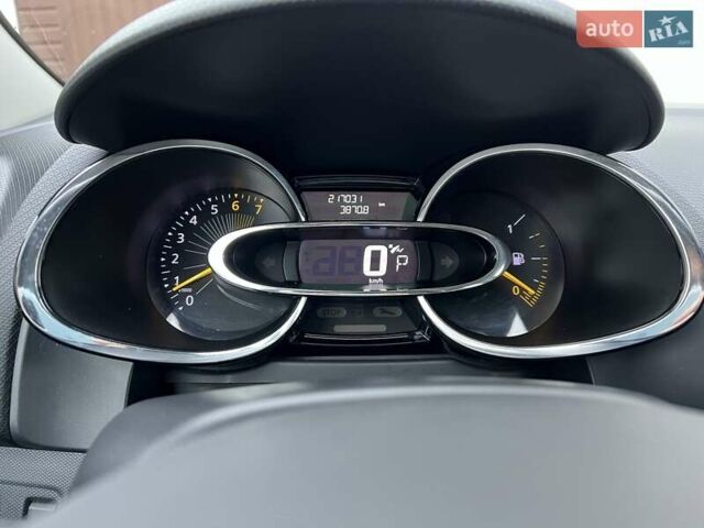 Чорний Рено Кліо, об'ємом двигуна 1.2 л та пробігом 217 тис. км за 8800 $, фото 16 на Automoto.ua