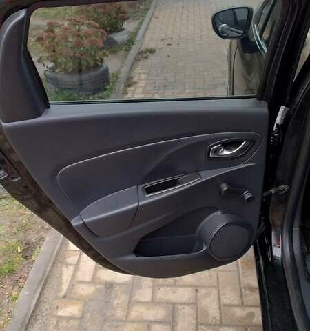 Черный Рено Клио, объемом двигателя 1.5 л и пробегом 236 тыс. км за 8300 $, фото 14 на Automoto.ua