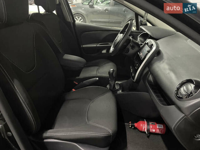 Чорний Рено Кліо, об'ємом двигуна 0 л та пробігом 197 тис. км за 8650 $, фото 23 на Automoto.ua
