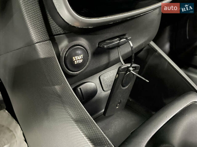 Чорний Рено Кліо, об'ємом двигуна 0 л та пробігом 197 тис. км за 8650 $, фото 17 на Automoto.ua