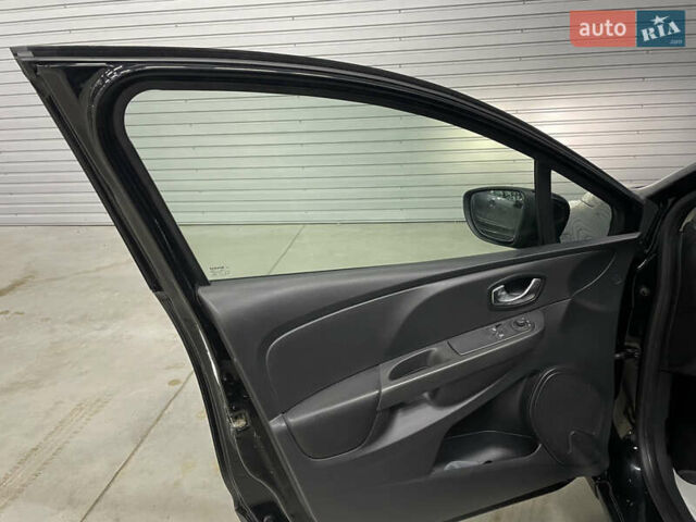 Чорний Рено Кліо, об'ємом двигуна 0 л та пробігом 197 тис. км за 8650 $, фото 26 на Automoto.ua