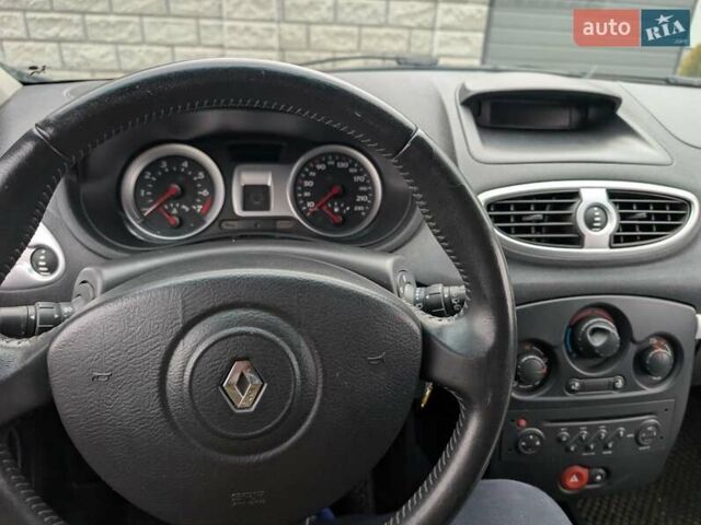Коричневый Рено Клио, объемом двигателя 1.15 л и пробегом 179 тыс. км за 3999 $, фото 6 на Automoto.ua