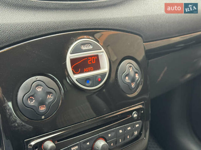 Коричневый Рено Клио, объемом двигателя 1.6 л и пробегом 147 тыс. км за 5300 $, фото 14 на Automoto.ua